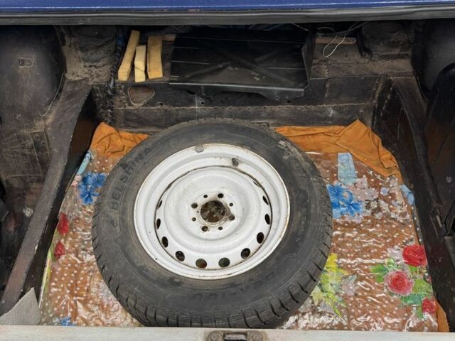 Синий ВАЗ 2103, объемом двигателя 1.5 л и пробегом 1000 тыс. км за 619 $, фото 4 на Automoto.ua