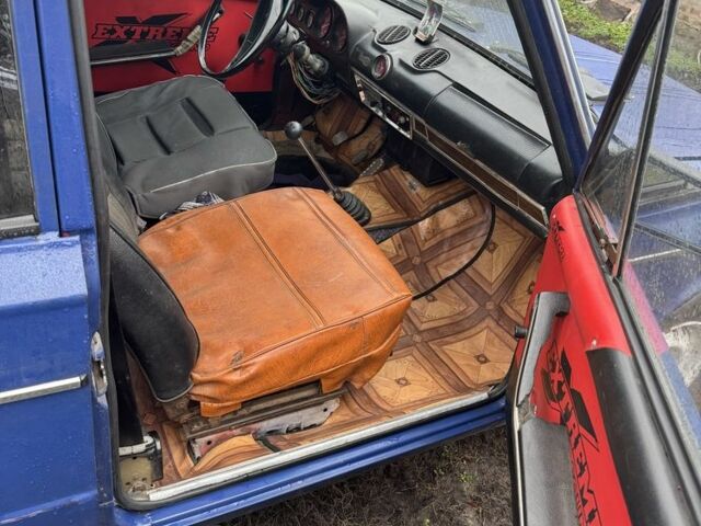 Синий ВАЗ 2103, объемом двигателя 1.5 л и пробегом 1000 тыс. км за 619 $, фото 3 на Automoto.ua