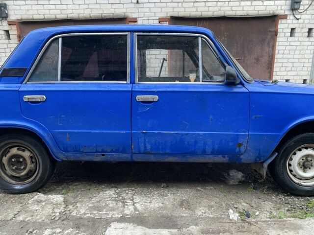 Синий ВАЗ 2103, объемом двигателя 0 л и пробегом 333 тыс. км за 313 $, фото 6 на Automoto.ua