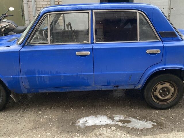 Синий ВАЗ 2103, объемом двигателя 0 л и пробегом 333 тыс. км за 313 $, фото 2 на Automoto.ua