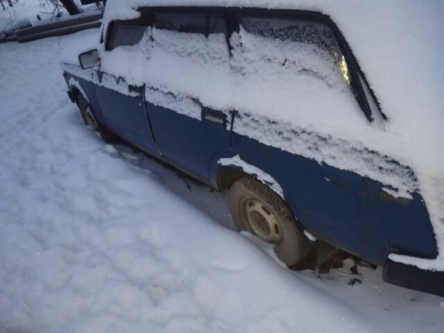 Синий ВАЗ 2103, объемом двигателя 1.3 л и пробегом 200 тыс. км за 535 $, фото 2 на Automoto.ua