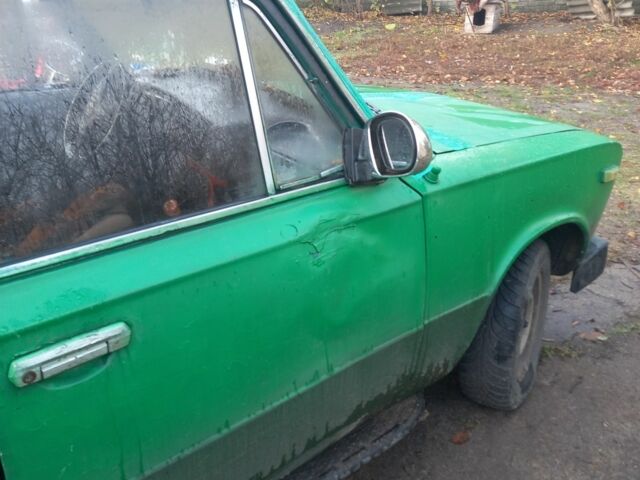 Зеленый ВАЗ 2103, объемом двигателя 0 л и пробегом 100 тыс. км за 358 $, фото 2 на Automoto.ua