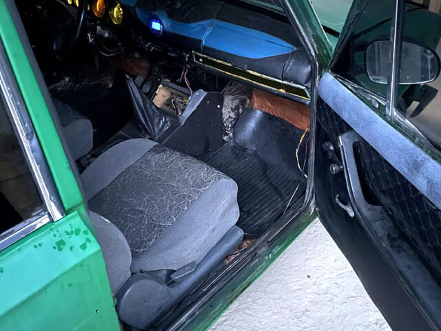 Зеленый ВАЗ 2103, объемом двигателя 1.5 л и пробегом 0 тыс. км за 600 $, фото 7 на Automoto.ua