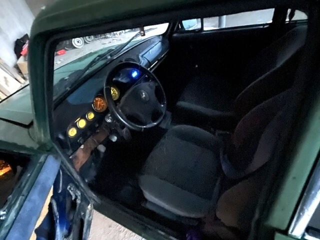 Зеленый ВАЗ 2103, объемом двигателя 1.5 л и пробегом 0 тыс. км за 600 $, фото 6 на Automoto.ua