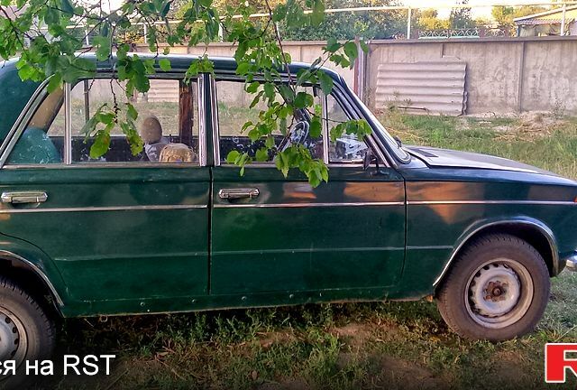 ВАЗ 2103 1974 у Дніпро (Дніпропетровську) на Automoto.ua Зелений ВАЗ 2103, об'ємом двигуна 1.5 л та пробігом 150 тис. км за 500 $, фото 3 на Automoto.ua