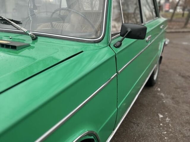 Зелений ВАЗ 2103, об'ємом двигуна 1.5 л та пробігом 3 тис. км за 1000 $, фото 3 на Automoto.ua