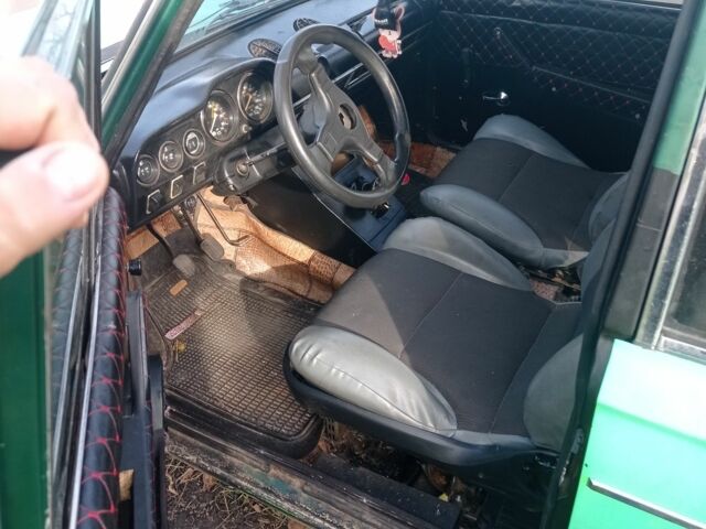 Зелений ВАЗ 2103, об'ємом двигуна 0 л та пробігом 987 тис. км за 370 $, фото 2 на Automoto.ua