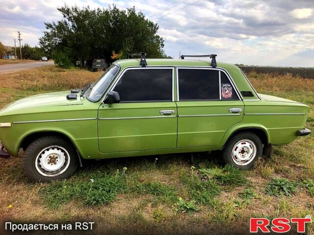 Зеленый ВАЗ 2103, объемом двигателя 1.6 л и пробегом 378 тыс. км за 1200 $, фото 3 на Automoto.ua