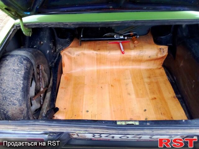 Зеленый ВАЗ 2103, объемом двигателя 15 л и пробегом 0 тыс. км за 450 $, фото 4 на Automoto.ua