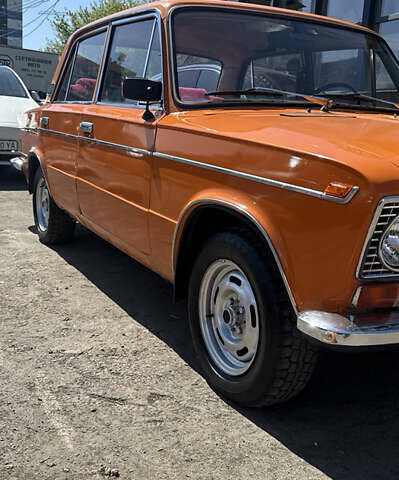 Помаранчевий ВАЗ 2103, об'ємом двигуна 1.3 л та пробігом 100 тис. км за 1100 $, фото 2 на Automoto.ua