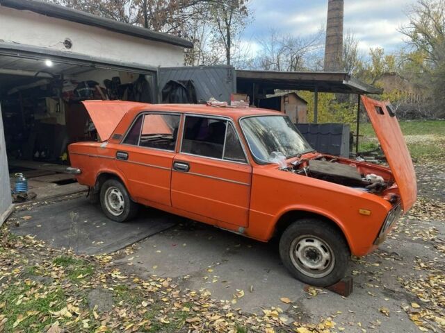Помаранчевий ВАЗ 2103, об'ємом двигуна 1.5 л та пробігом 777 тис. км за 560 $, фото 4 на Automoto.ua