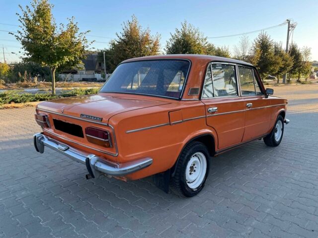 Оранжевый ВАЗ 2103, объемом двигателя 1.5 л и пробегом 145 тыс. км за 1000 $, фото 2 на Automoto.ua