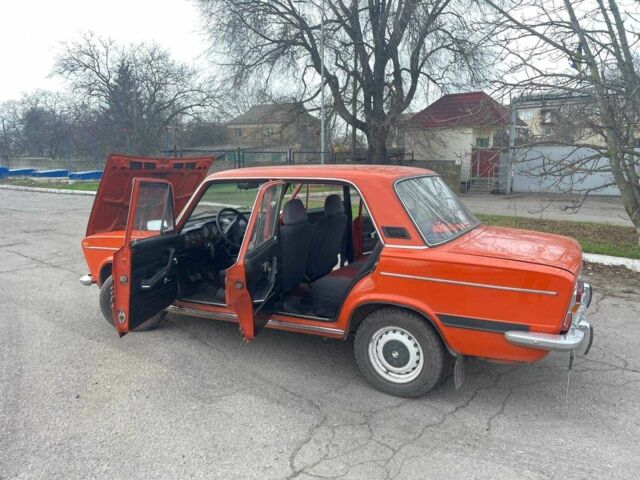 Помаранчевий ВАЗ 2103, об'ємом двигуна 1.5 л та пробігом 100 тис. км за 1150 $, фото 4 на Automoto.ua