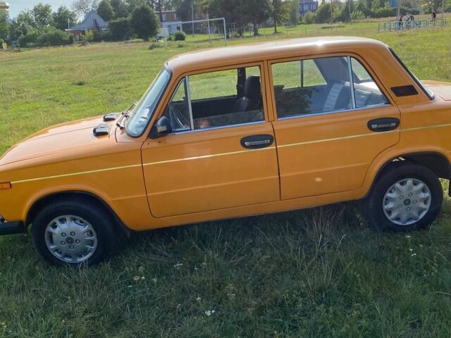 Помаранчевий ВАЗ 2103, об'ємом двигуна 1.3 л та пробігом 777 тис. км за 999 $, фото 2 на Automoto.ua