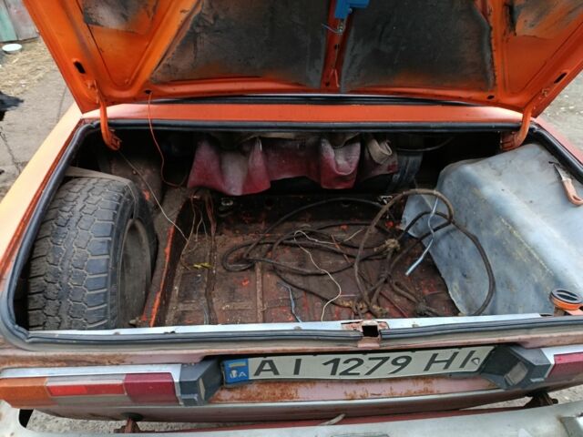 Оранжевый ВАЗ 2103, объемом двигателя 0 л и пробегом 180 тыс. км за 596 $, фото 6 на Automoto.ua