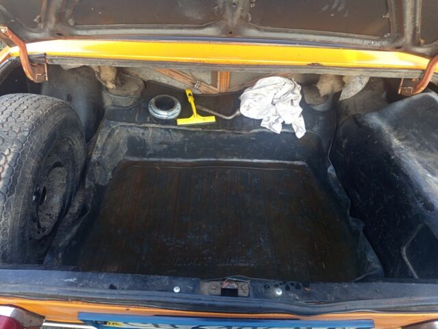 Оранжевый ВАЗ 2103, объемом двигателя 1 л и пробегом 60 тыс. км за 550 $, фото 5 на Automoto.ua