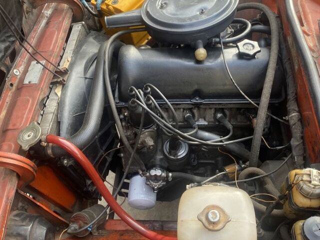 Оранжевый ВАЗ 2103, объемом двигателя 1.3 л и пробегом 86 тыс. км за 550 $, фото 2 на Automoto.ua