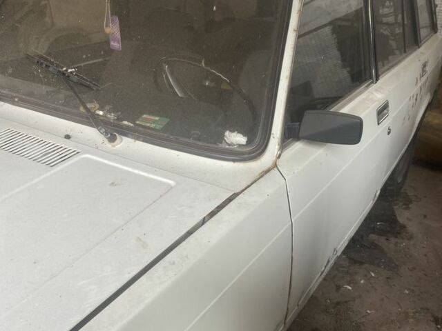 Белый ВАЗ 2104, объемом двигателя 0 л и пробегом 200 тыс. км за 500 $, фото 2 на Automoto.ua