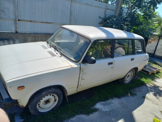 Белый ВАЗ 2104, объемом двигателя 1.5 л и пробегом 120 тыс. км за 286 $, фото 3 на Automoto.ua