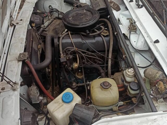 Белый ВАЗ 2104, объемом двигателя 1.3 л и пробегом 30 тыс. км за 1000 $, фото 5 на Automoto.ua