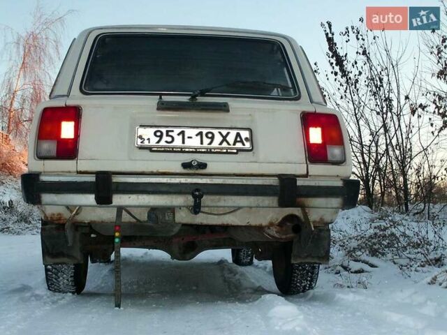 Белый ВАЗ 2104, объемом двигателя 1.5 л и пробегом 70 тыс. км за 713 $, фото 2 на Automoto.ua
