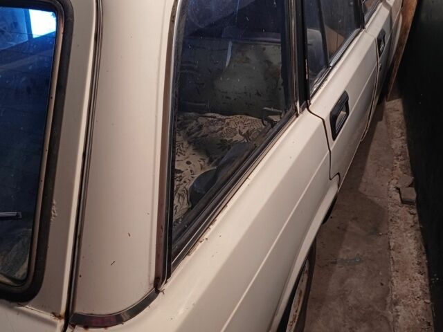 Белый ВАЗ 2104, объемом двигателя 1.3 л и пробегом 173 тыс. км за 650 $, фото 3 на Automoto.ua