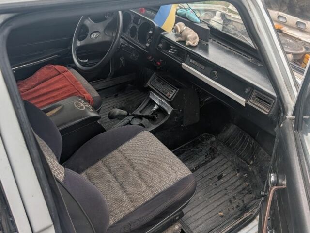 Белый ВАЗ 2104, объемом двигателя 1.3 л и пробегом 30 тыс. км за 850 $, фото 5 на Automoto.ua