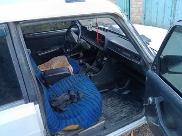 Білий ВАЗ 2104, об'ємом двигуна 1.5 л та пробігом 150 тис. км за 432 $, фото 4 на Automoto.ua