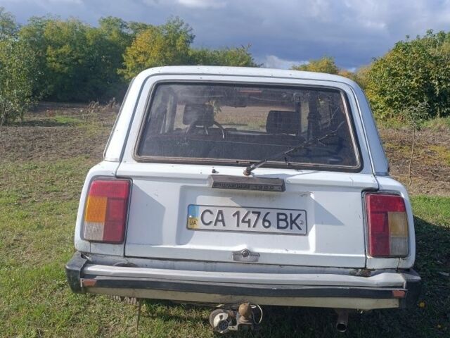 Белый ВАЗ 2104, объемом двигателя 1.3 л и пробегом 100 тыс. км за 600 $, фото 4 на Automoto.ua