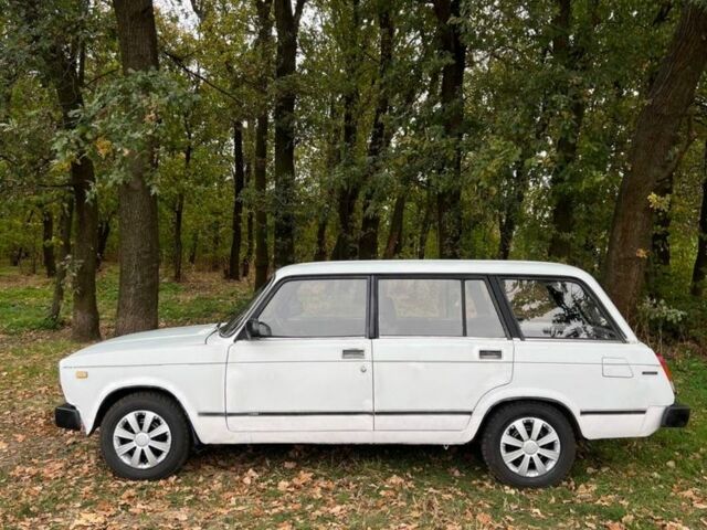 Белый ВАЗ 2104, объемом двигателя 1.5 л и пробегом 75 тыс. км за 1408 $, фото 2 на Automoto.ua