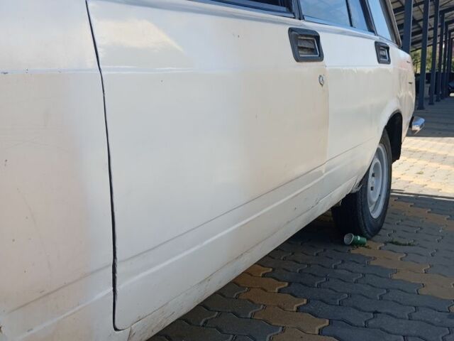 Белый ВАЗ 2104, объемом двигателя 1.5 л и пробегом 400 тыс. км за 286 $, фото 7 на Automoto.ua