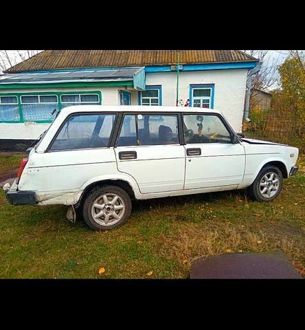 Белый ВАЗ 2104, объемом двигателя 1.5 л и пробегом 150 тыс. км за 800 $, фото 5 на Automoto.ua