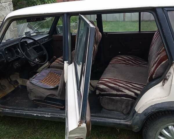 Белый ВАЗ 2104, объемом двигателя 1.3 л и пробегом 46 тыс. км за 850 $, фото 2 на Automoto.ua