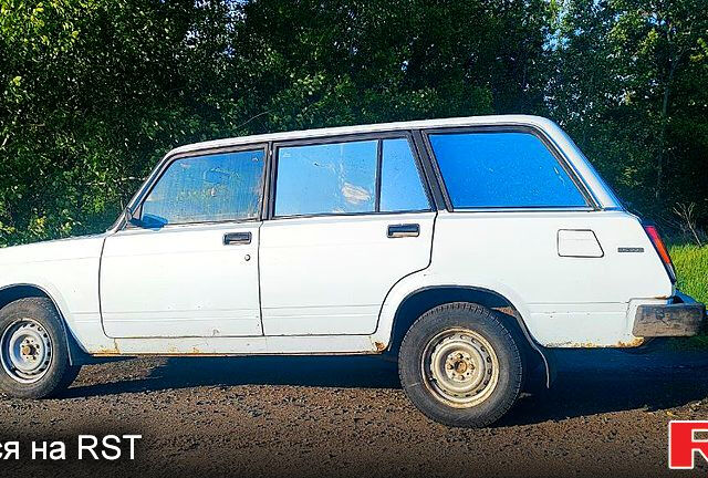Белый ВАЗ 2104, объемом двигателя 1.5 л и пробегом 100 тыс. км за 600 $, фото 2 на Automoto.ua