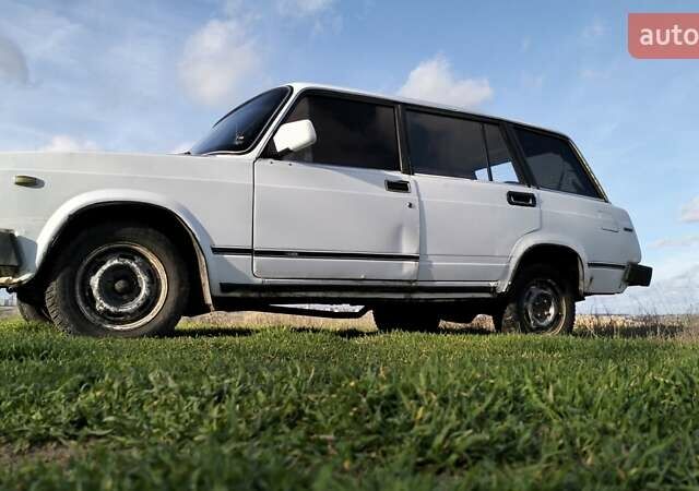 Белый ВАЗ 2104, объемом двигателя 1.5 л и пробегом 150 тыс. км за 850 $, фото 2 на Automoto.ua