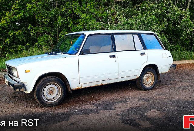 Белый ВАЗ 2104, объемом двигателя 1.5 л и пробегом 100 тыс. км за 600 $, фото 1 на Automoto.ua