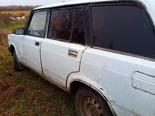 Белый ВАЗ 2104, объемом двигателя 1.3 л и пробегом 0 тыс. км за 300 $, фото 4 на Automoto.ua