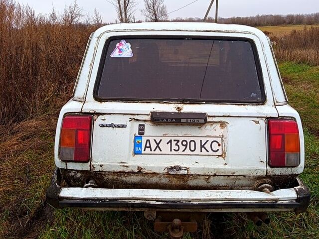 Белый ВАЗ 2104, объемом двигателя 1.3 л и пробегом 0 тыс. км за 300 $, фото 1 на Automoto.ua