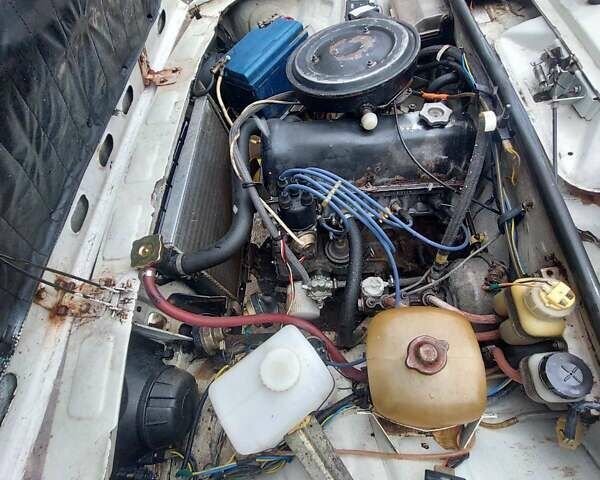 Белый ВАЗ 2104, объемом двигателя 1.5 л и пробегом 200 тыс. км за 400 $, фото 4 на Automoto.ua