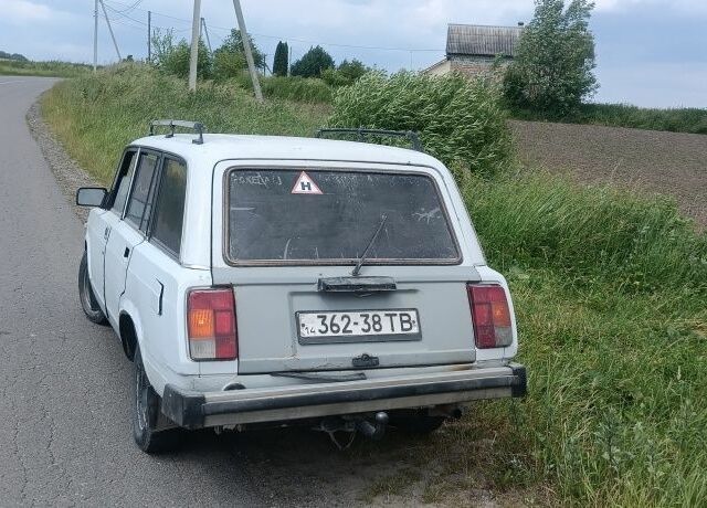 Белый ВАЗ 2104, объемом двигателя 1.3 л и пробегом 997 тыс. км за 400 $, фото 2 на Automoto.ua