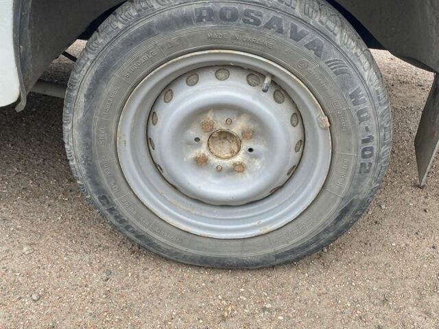 Белый ВАЗ 2104, объемом двигателя 1.5 л и пробегом 3 тыс. км за 667 $, фото 3 на Automoto.ua