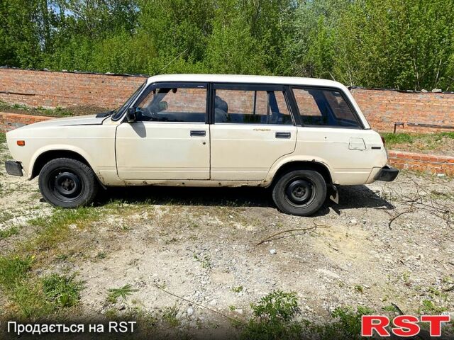 Белый ВАЗ 2104, объемом двигателя 1.5 л и пробегом 100 тыс. км за 648 $, фото 1 на Automoto.ua