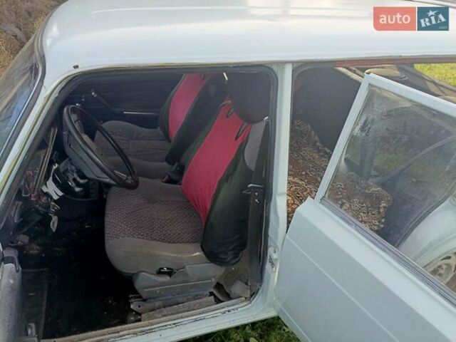 Белый ВАЗ 2104, объемом двигателя 1.6 л и пробегом 300 тыс. км за 550 $, фото 2 на Automoto.ua
