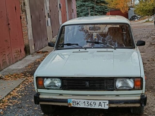 Белый ВАЗ 2104, объемом двигателя 1.5 л и пробегом 300 тыс. км за 442 $, фото 1 на Automoto.ua