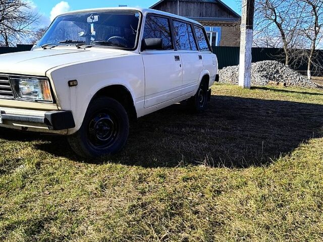 Белый ВАЗ 2104, объемом двигателя 16 л и пробегом 80 тыс. км за 800 $, фото 2 на Automoto.ua