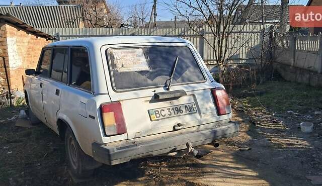 Белый ВАЗ 2104, объемом двигателя 1.5 л и пробегом 153 тыс. км за 1100 $, фото 3 на Automoto.ua