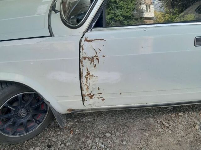 Белый ВАЗ 2104, объемом двигателя 0 л и пробегом 100 тыс. км за 561 $, фото 1 на Automoto.ua