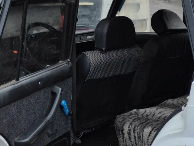 Белый ВАЗ 2104, объемом двигателя 1.5 л и пробегом 50 тыс. км за 1010 $, фото 7 на Automoto.ua