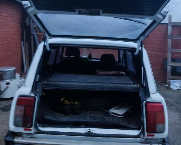 Белый ВАЗ 2104, объемом двигателя 1.45 л и пробегом 150 тыс. км за 800 $, фото 4 на Automoto.ua