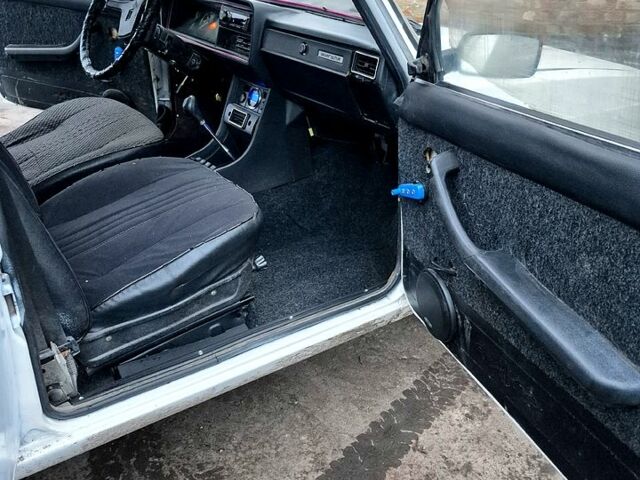 Белый ВАЗ 2104, объемом двигателя 1.5 л и пробегом 50 тыс. км за 940 $, фото 2 на Automoto.ua
